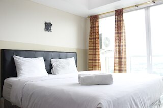 モダン スタジオ ルーム アット タマンサリ ラ グランデ アパートメント