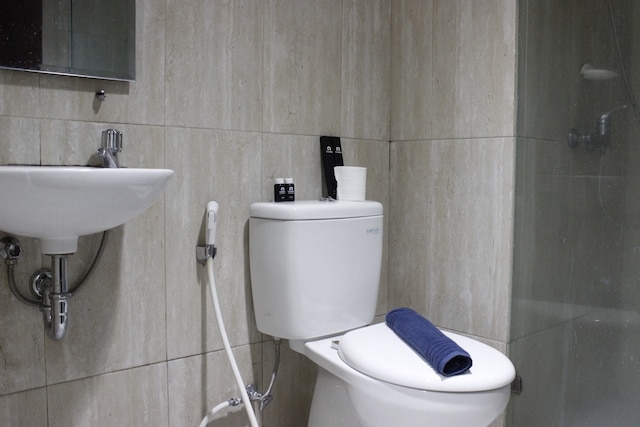 モダン スタジオ ルーム アット タマンサリ ラ グランデ アパートメント