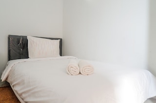 スペーシャス ベッBRム アパートメント アット メナラ ルンクット