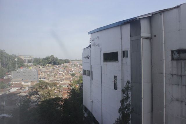 スペーシャス スタジオ ルーム アット ザ ジャルディン チハンペラス アパートメント