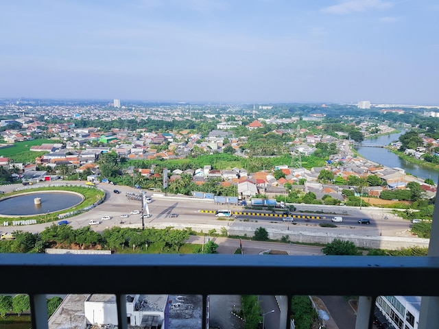 シンプリー ルック スタジオ タマンサリ マホガニー カラワン アパートメント