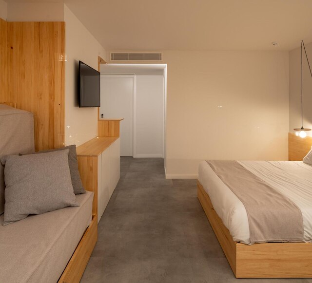 クリスティーナ エネア ルームズ