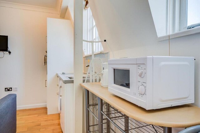 パディントン ステイズ バイ ステイ グル