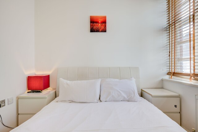 パディントン ステイズ バイ ステイ グル