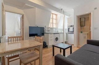 パディントン ステイズ バイ ステイ グル