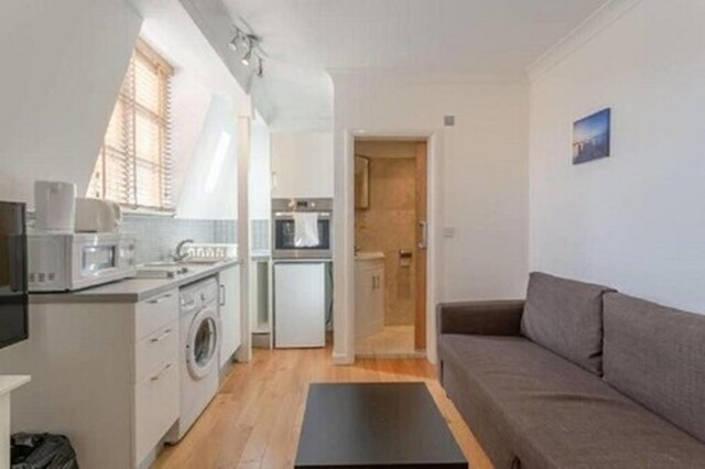 パディントン ステイズ バイ ステイ グル