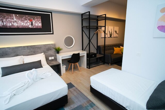 オーロラ パビリオン ブキッ ジャリル バイ オディ スイーツ