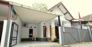 デジャバ ホームステイ セトゥラン バイ ザ グランジャヴ