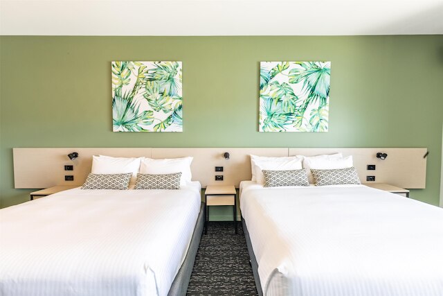 ナイトキャップ アット コマーシャル ホテル