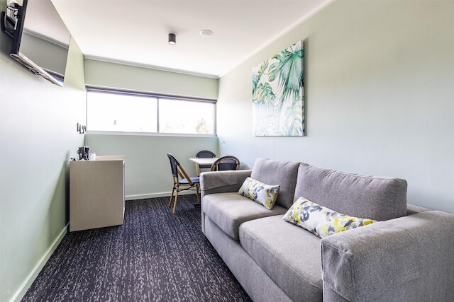 ナイトキャップ アット コマーシャル ホテル