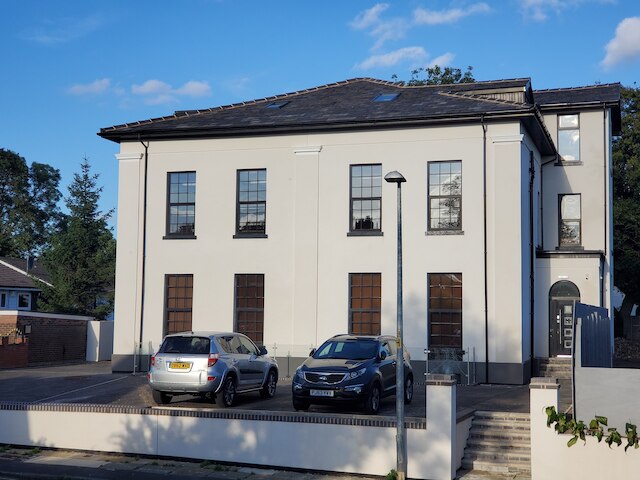 ザ アッシュクロフト アパートメンツ