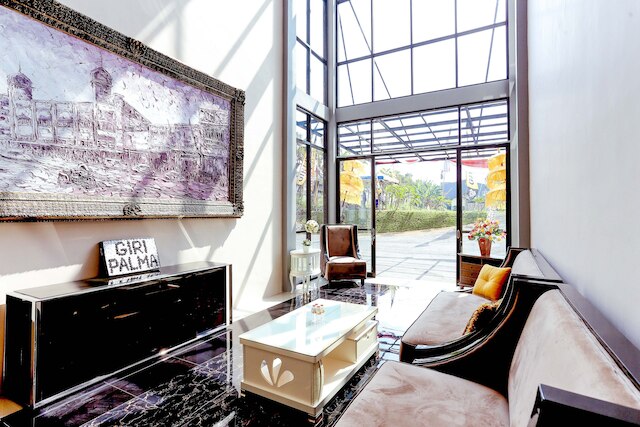 ギリ パルマ ホテル