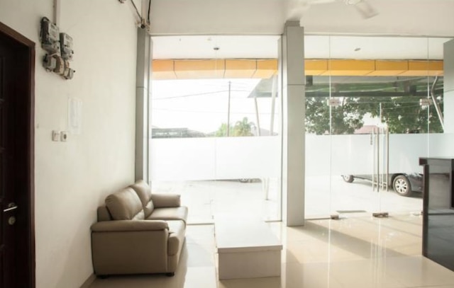 マリスカ レジデンス シャリア