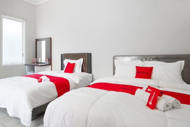 レッドドアーズ ニア バティック チューリス セラケット 2