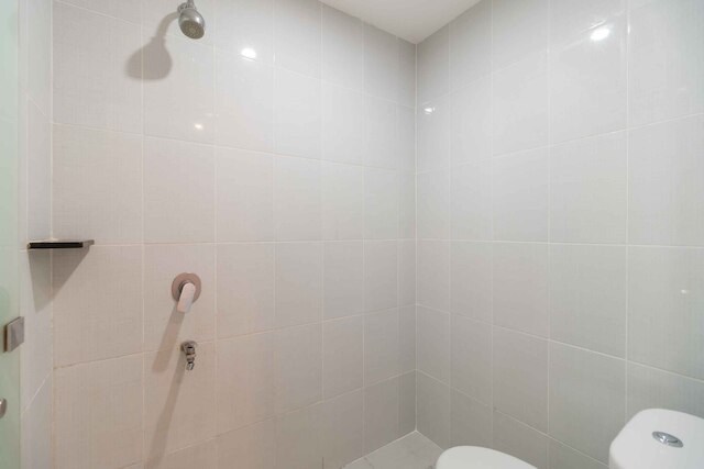 レッドドアーズ ニア ウニベルシタス ウィディアガマ マラン 2