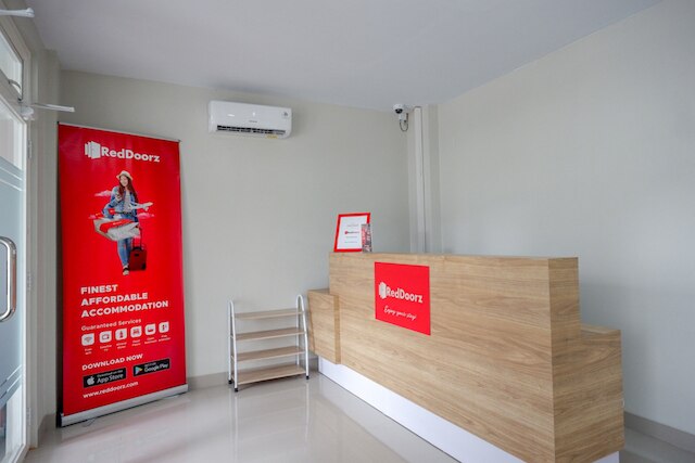 レッドドアーズ ニア スレマン シティ ホール 2