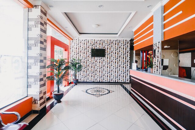 レッドドアーズ プラス アット グランド シティ イン