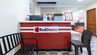 レッドドアーズ プラス ニア アップタウン BGC モール