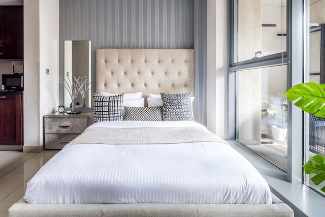 スペーシャス + ファンクショナル スタジオ アパートメント イン ダウンタウン ドバイ