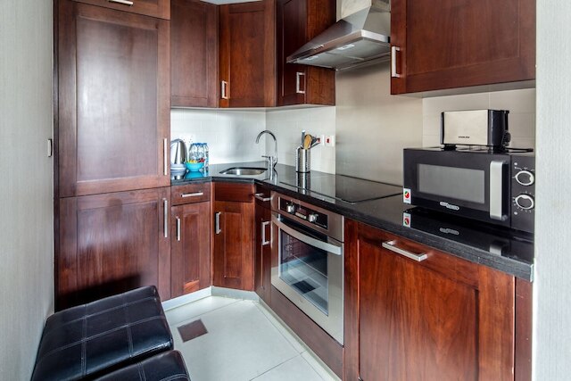 スペーシャス + ファンクショナル スタジオ アパートメント イン ダウンタウン ドバイ