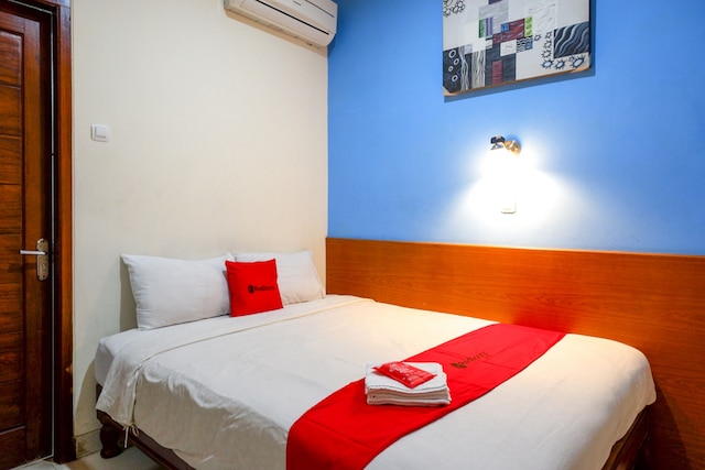 レッドドアーズ ニア レンプヤンガン トレイン ステーション