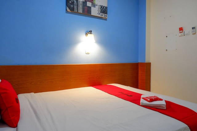 レッドドアーズ ニア レンプヤンガン トレイン ステーション