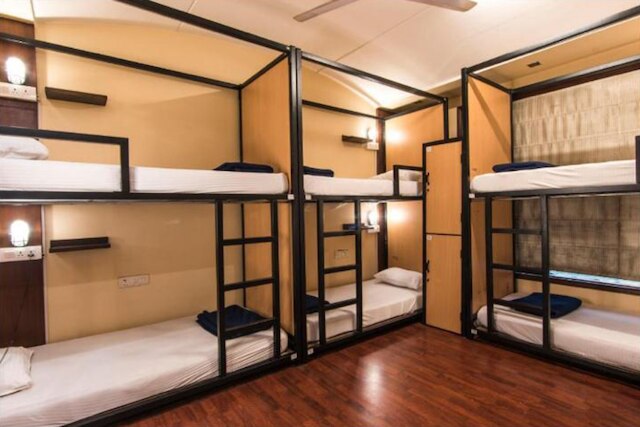 シュブハム ヴィラス - ホステル