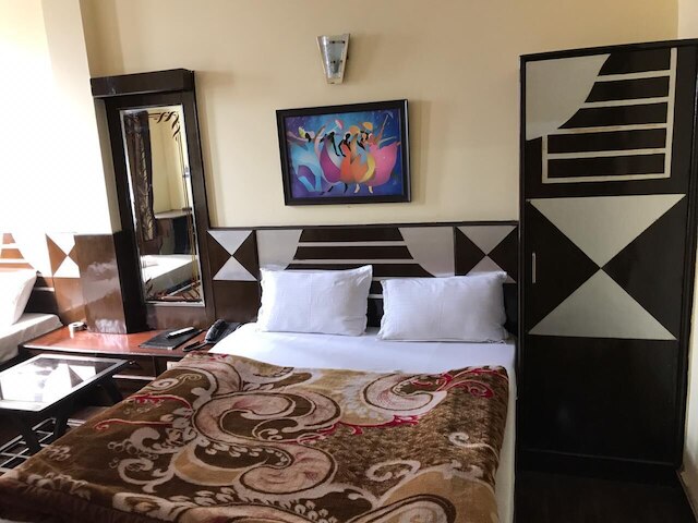 ADB ルームズ ガウラヴ ゲスト ハウス