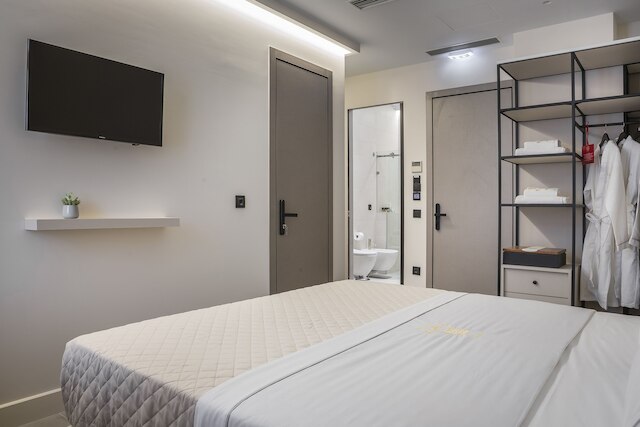 ロイヤルティ ホテル アテネ