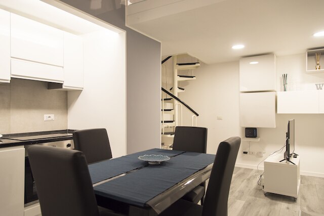 コンテンポラリー 2 ベッドルーム フラット ニア ユニバーシティ