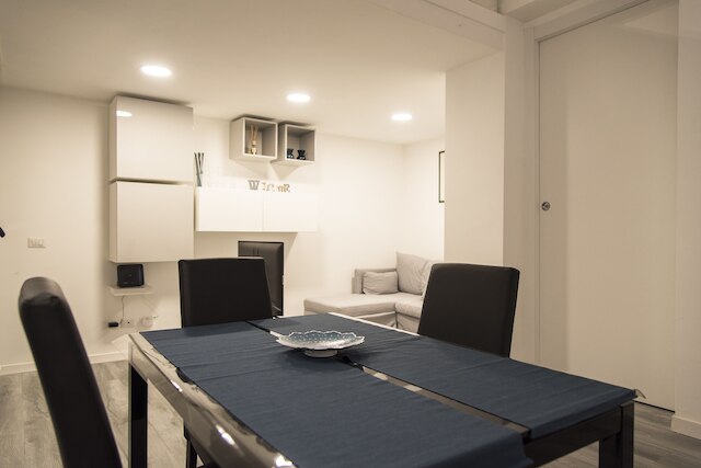 コンテンポラリー 2 ベッドルーム フラット ニア ユニバーシティ