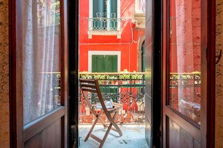 ザ アルセナル ラージ アパートメント