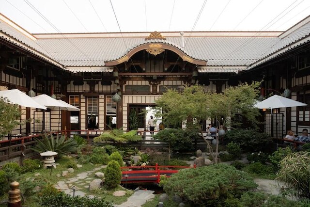 ハリウッド ヒルズ ホテル