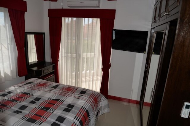 バーン スアン ララナ F4 R423