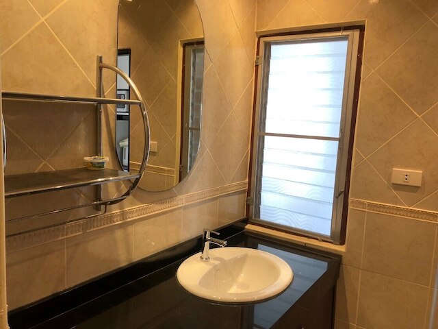 バーン スアン ララナ テ フロア 5 ルーム