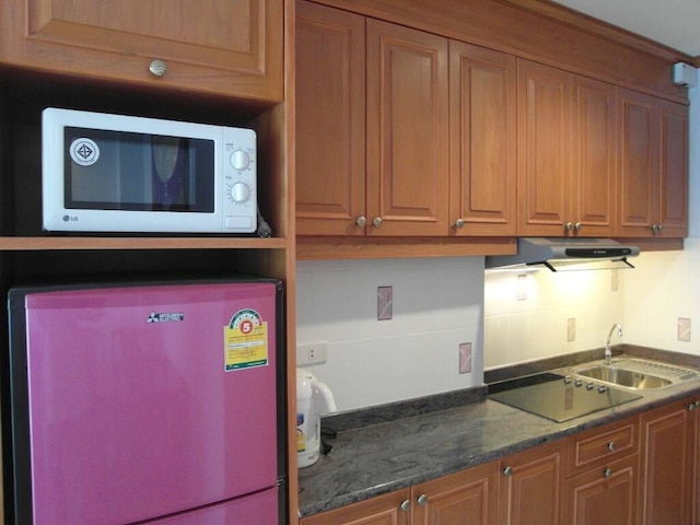 アメージング ビュー タレイ 1A フロア  4  ルーム パタヤ