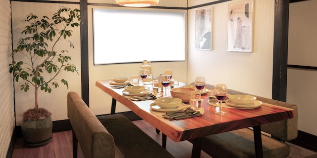 新宿まで徒歩圏内 | 最寄り駅まで徒歩 4 分 | 3 ベッドルーム一棟貸切 75㎡ | 最大 10 名様まで宿泊可能 | ファミリー向け | 高速 Wi-Fi 完備 | 東京都渋谷区