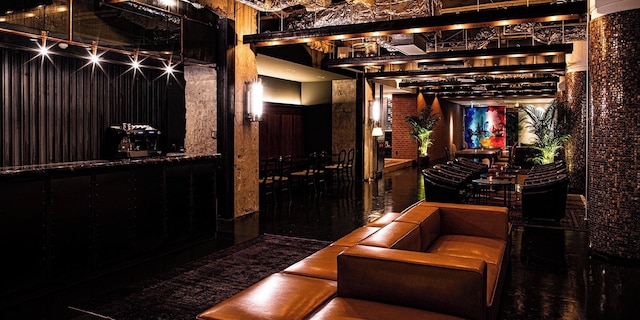 THE STEEL HOUSE（ザ・スティールハウス）