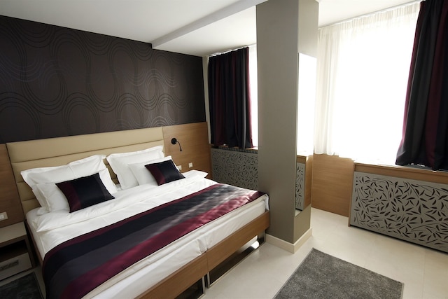 ホテル スルビヤ ガーデン エックス ガルニ