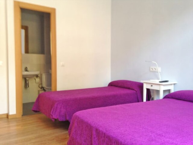 ホスタル デルフォス