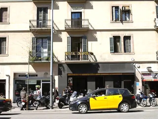 ホスタル デルフォス