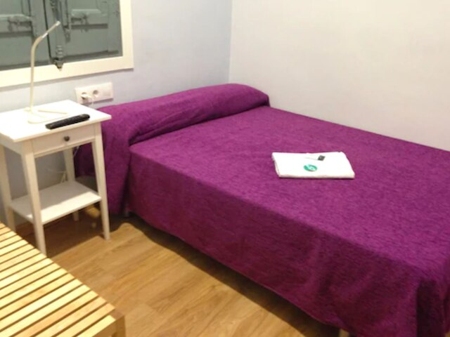 ホスタル デルフォス