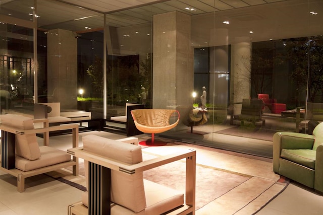 ザンバラ ラグジュアリー アパートメンツ