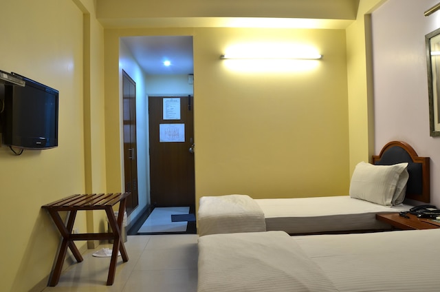 ホテル ツーリスト デラックス