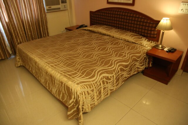 ホテル ツーリスト デラックス