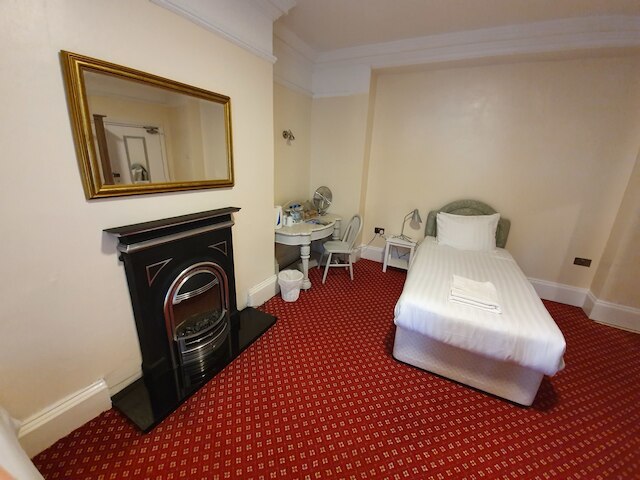 アレクサンドラ ホテル