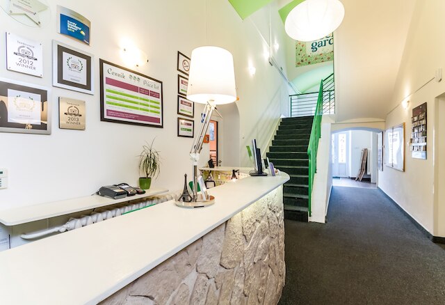 ザ シークレット ガーデン アパートメンツ