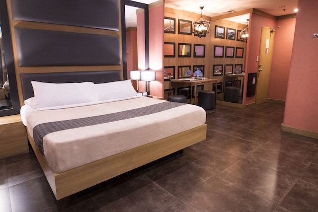 ビクトリア コート マラボン