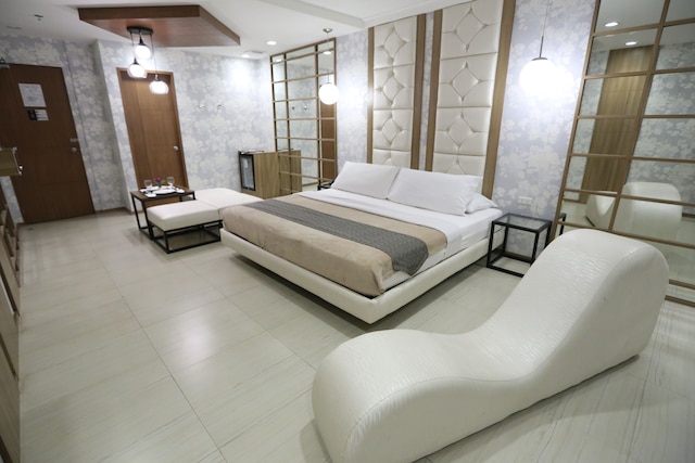 ビクトリアコート ノースEDSA - カロオカン