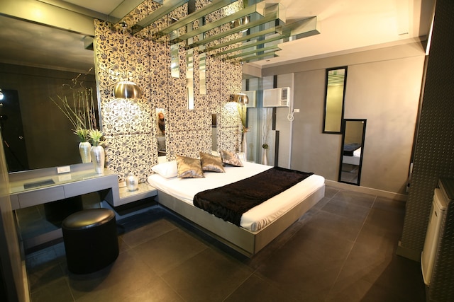 ビクトリアコート ノースEDSA - カロオカン